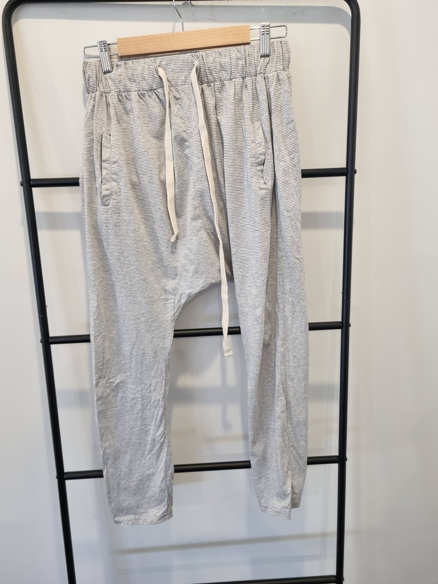 Commoners slouch pants - size 10