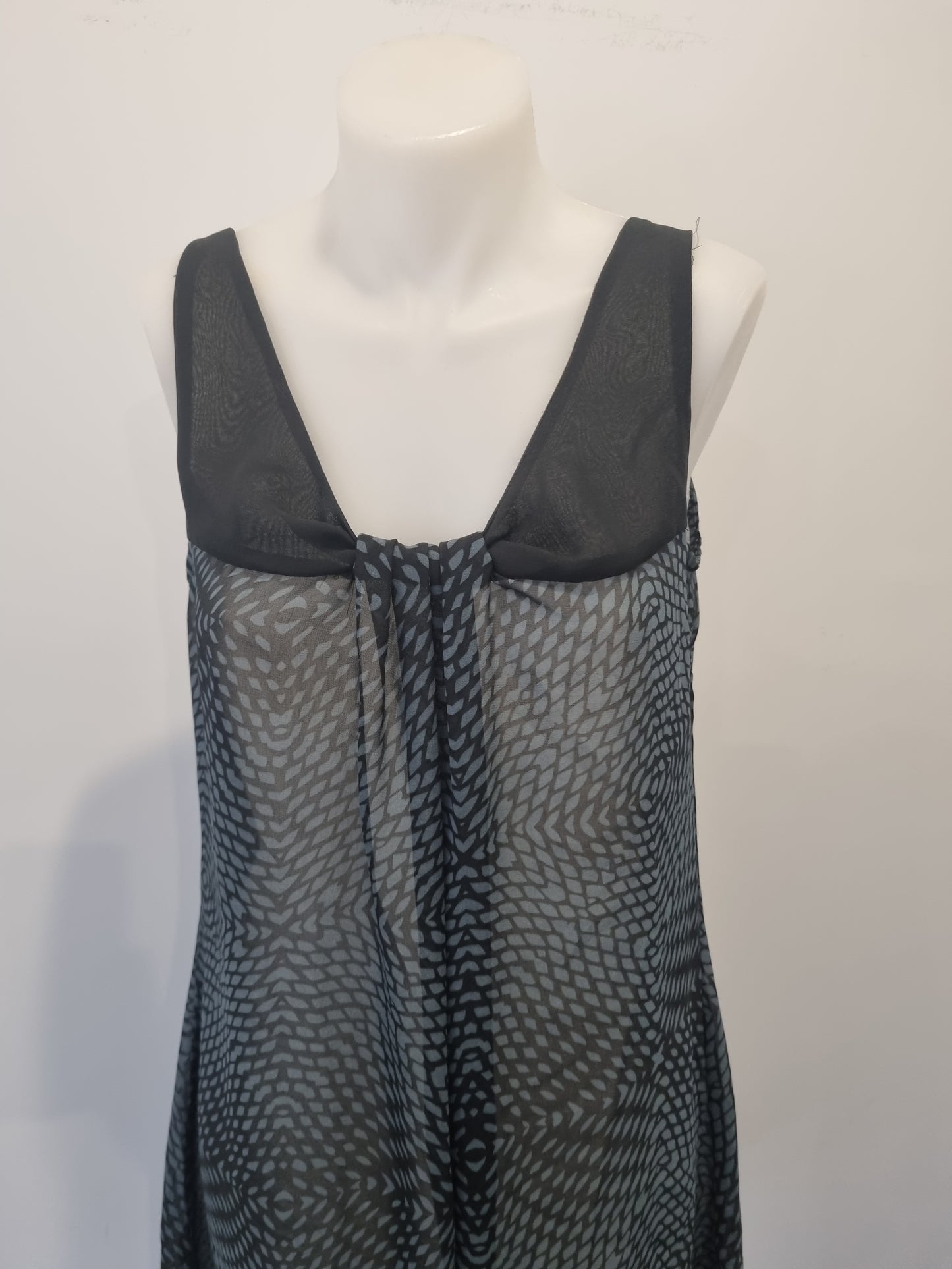 RJC by Kingan Jones Top - Size 8
