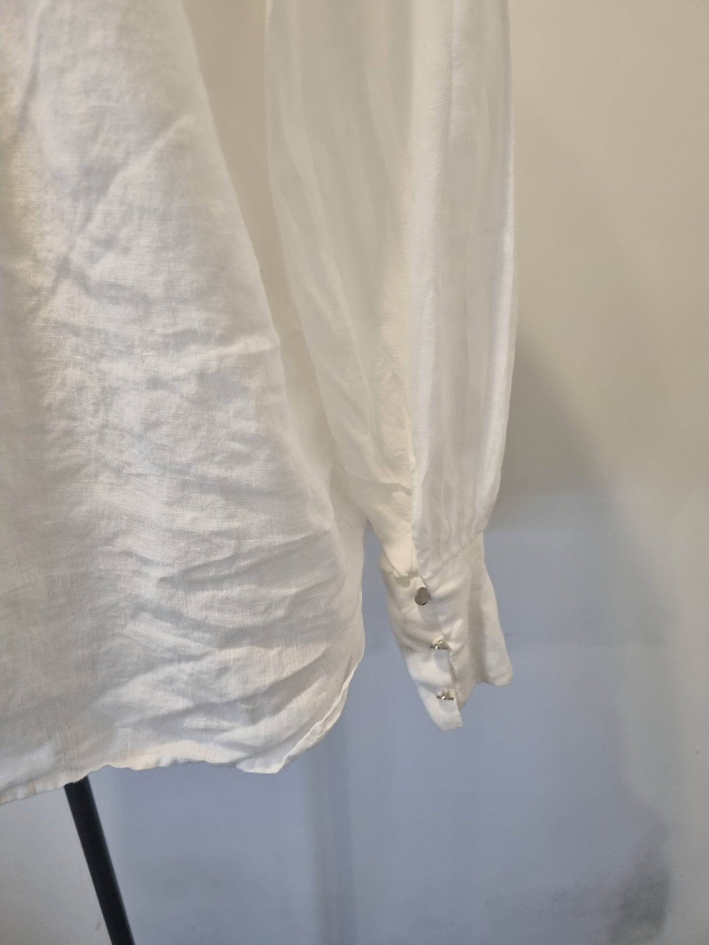 Decjuba Linen Shirt - Size 10