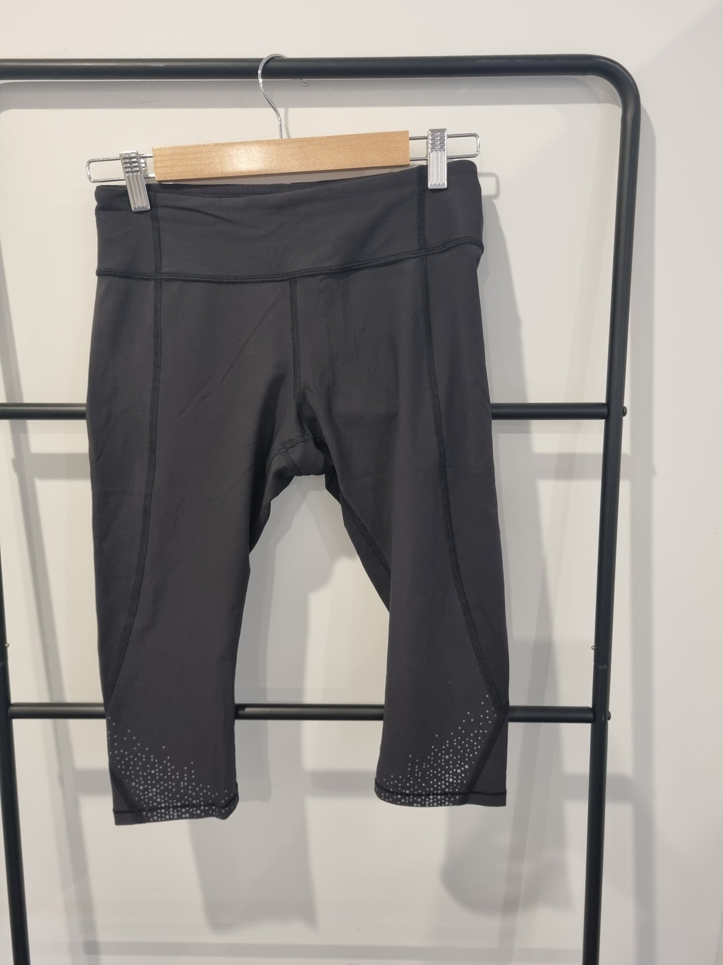 Lululemon workout tights - Size 8