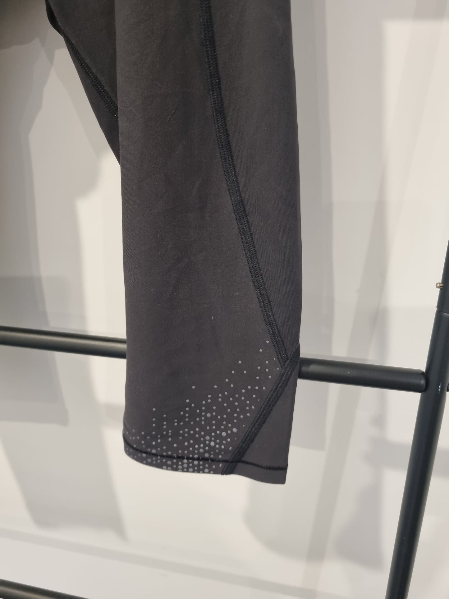Lululemon workout tights - Size 8