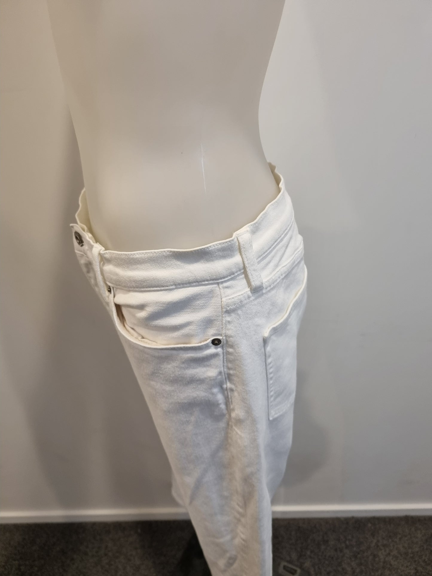 Uniqlo Jeans - Size 28 (10)