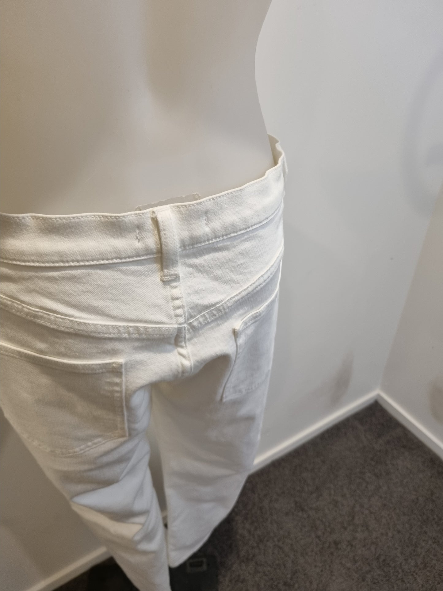 Uniqlo Jeans - Size 28 (10)
