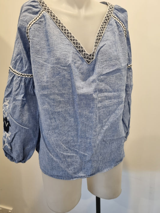 Zara Basic Top - Size M