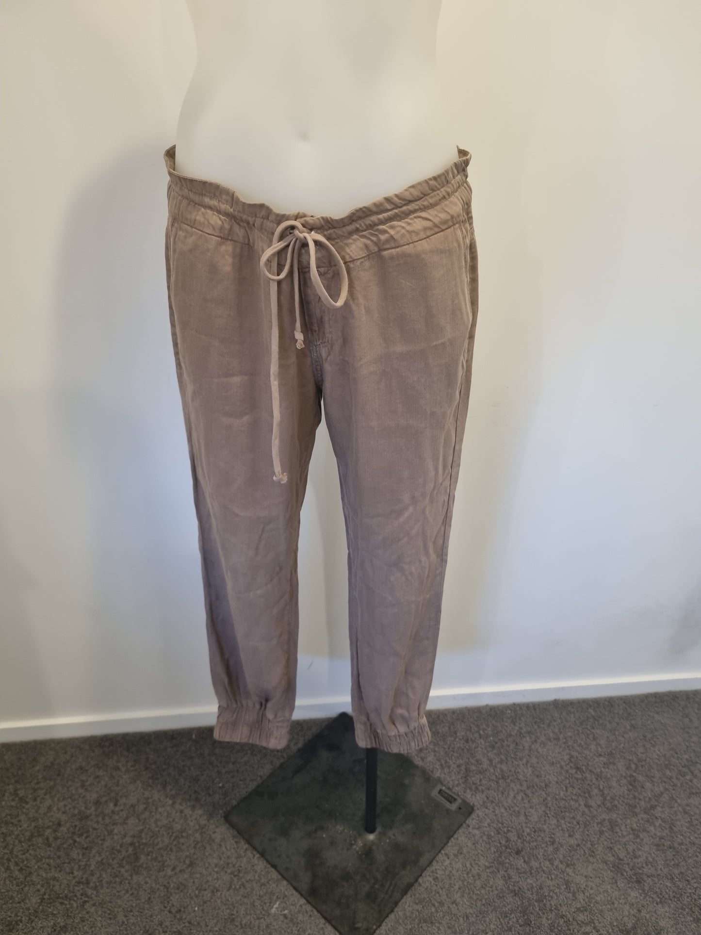 Paige Pants - Size 28 (10)