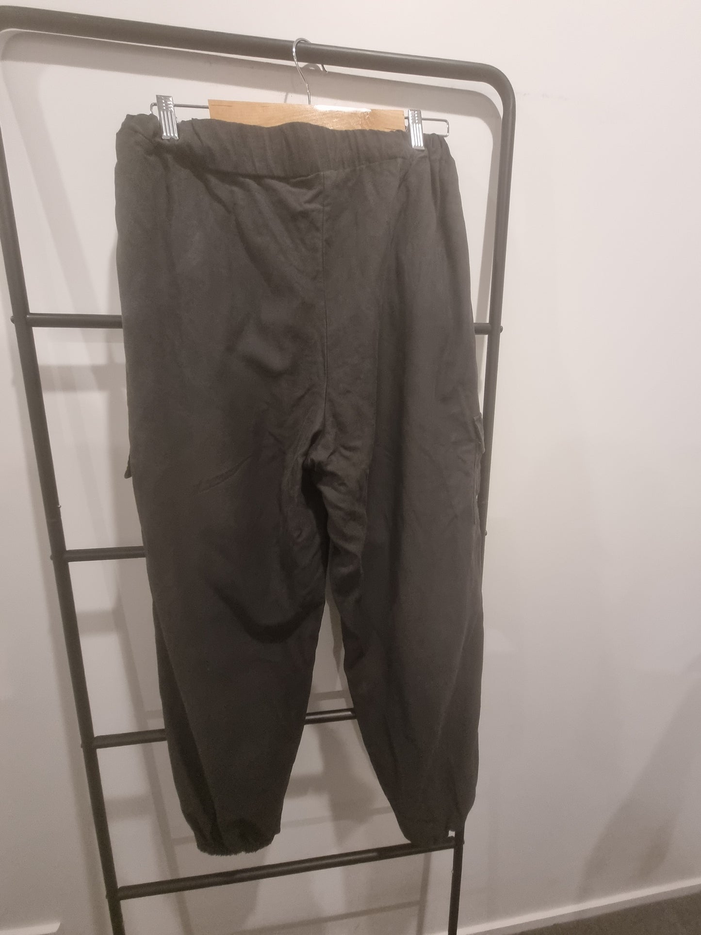Pretty Basic Cargo Joggers - Size L