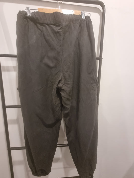 Pretty Basic Cargo Joggers - Size L