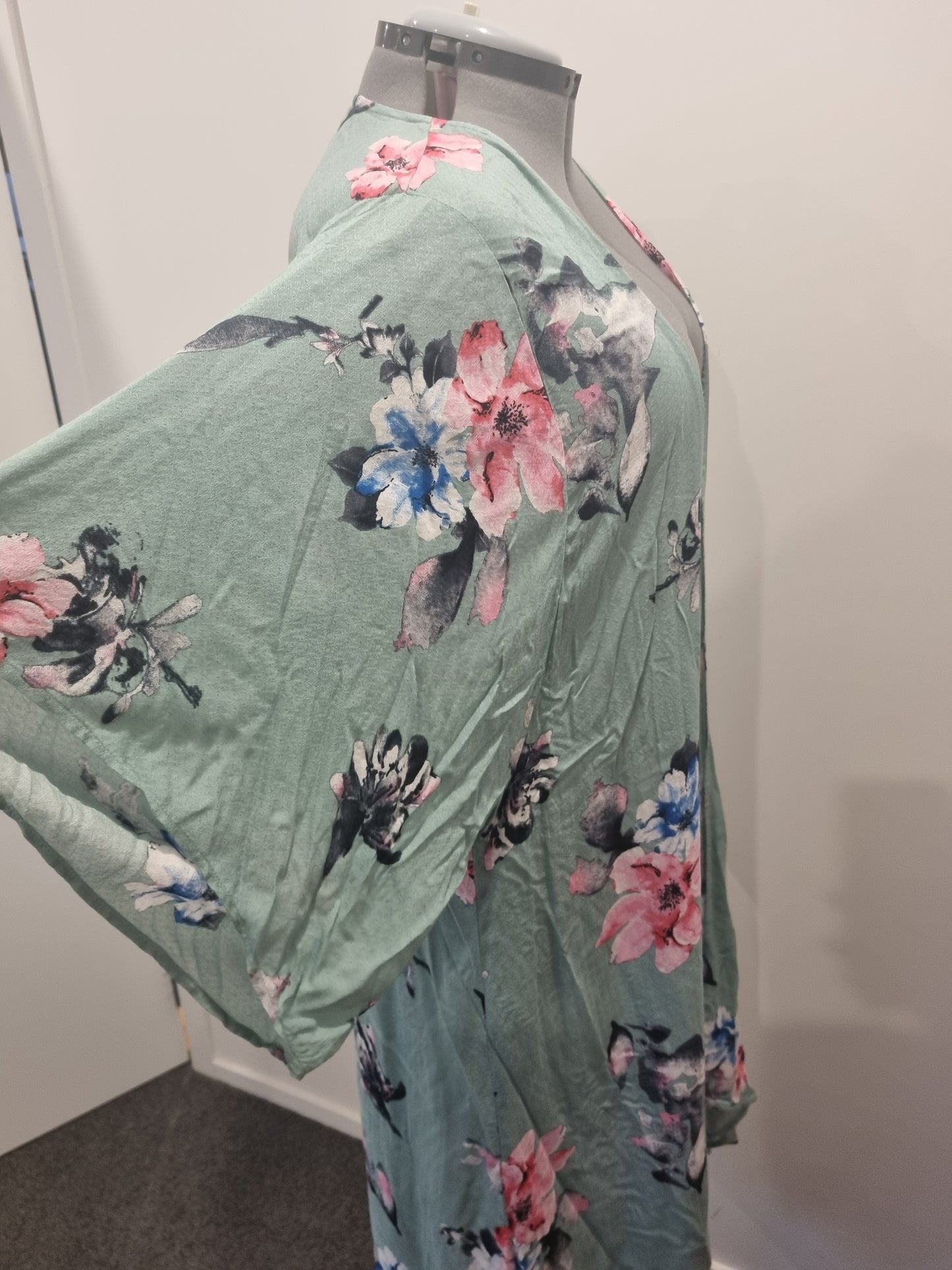 Blue Soul Cardigan - Size XL (18)