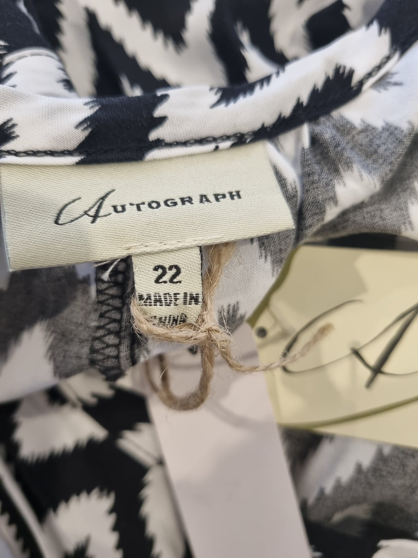 Autograph Top - Size 22