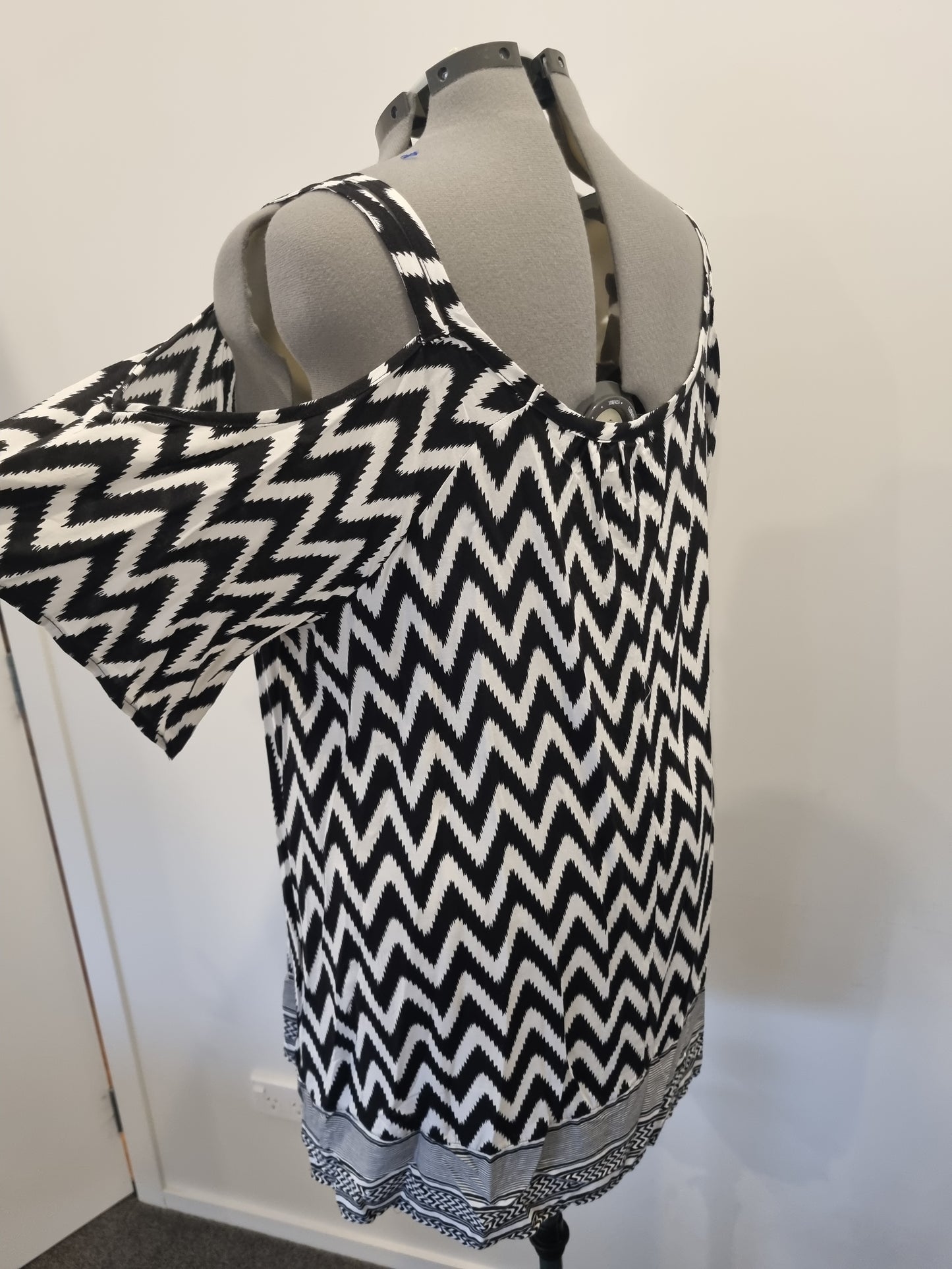 Autograph Top - Size 22