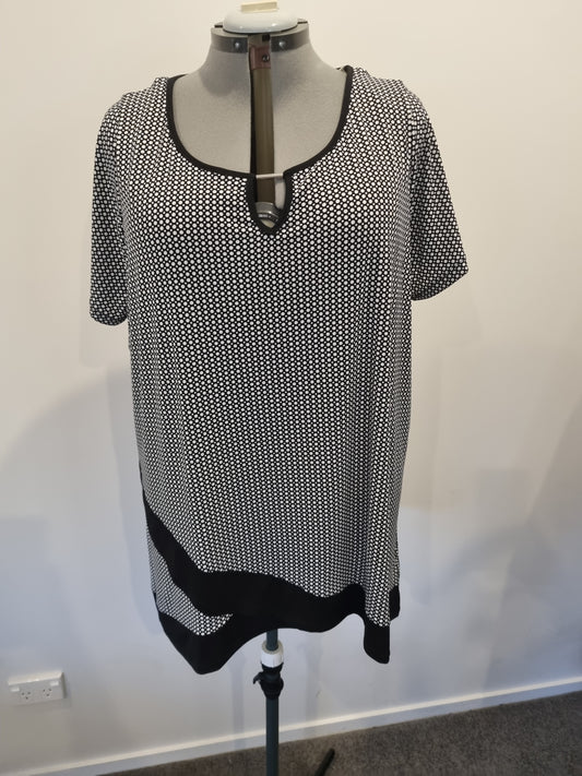 Autograph Top - Size 22 (BNWT)