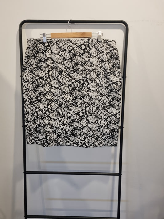Autograph Skirt - Size 18