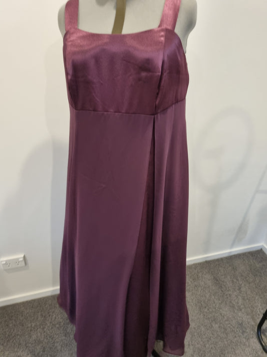 Eve Hunter Formal Dress - Size 18