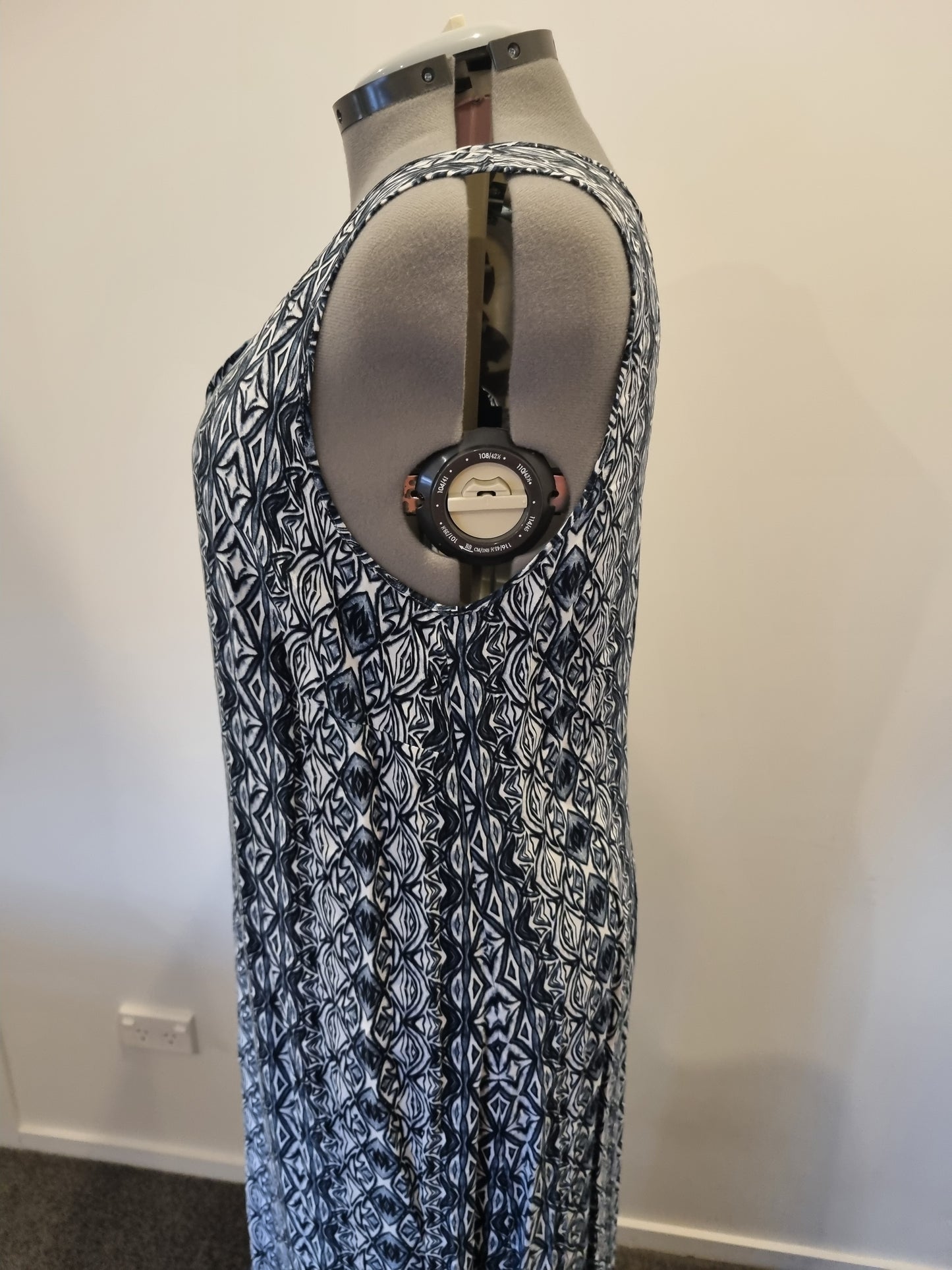 Autograph Dress - Size 20