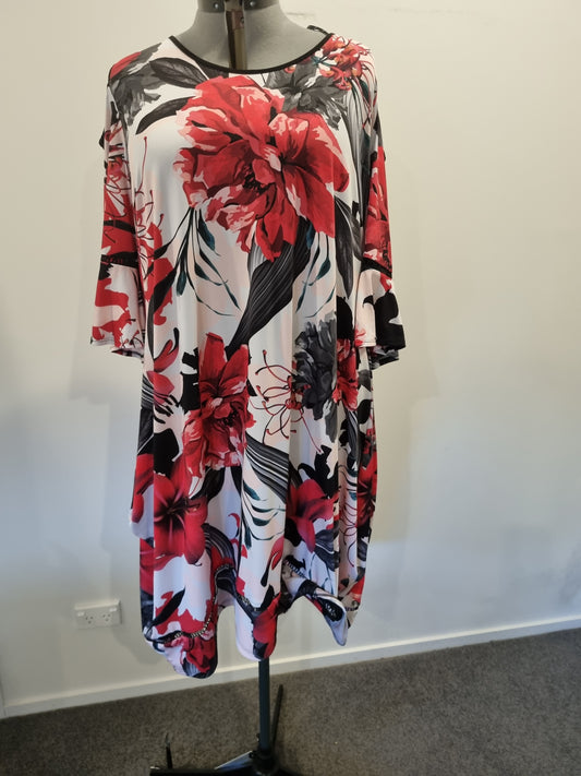 Taking Shape Dress - Size L (20/22) (BNWT)