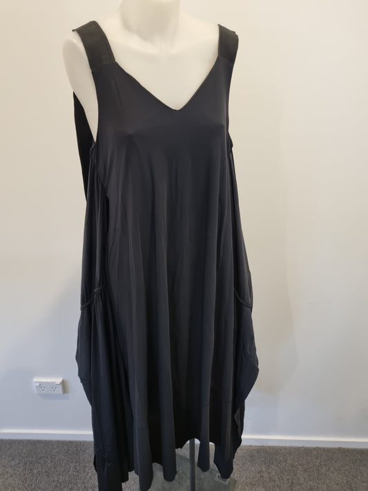 Paula Ryan Sample Dress - Size M