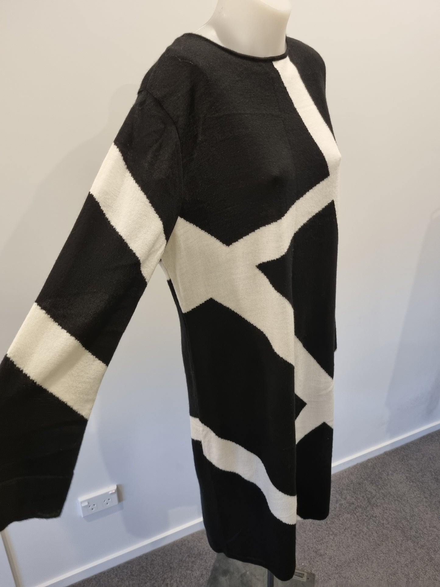 Paula Ryan Dress - Size M