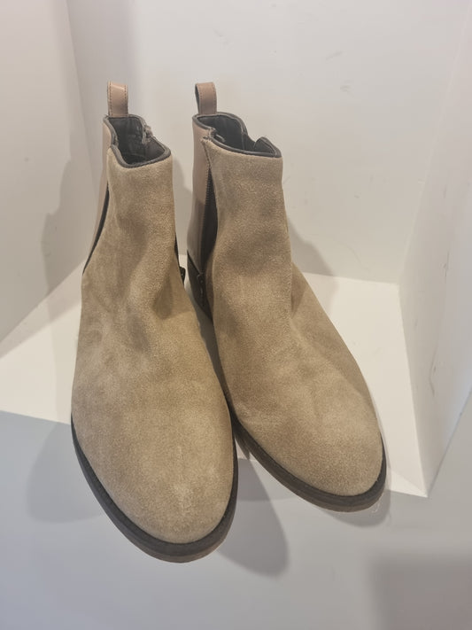 Hush Puppies Ankle Boots - SIze 11 (42)
