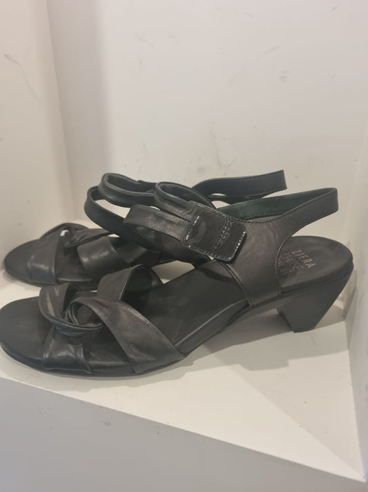 Ziera Low Heels - Size 42