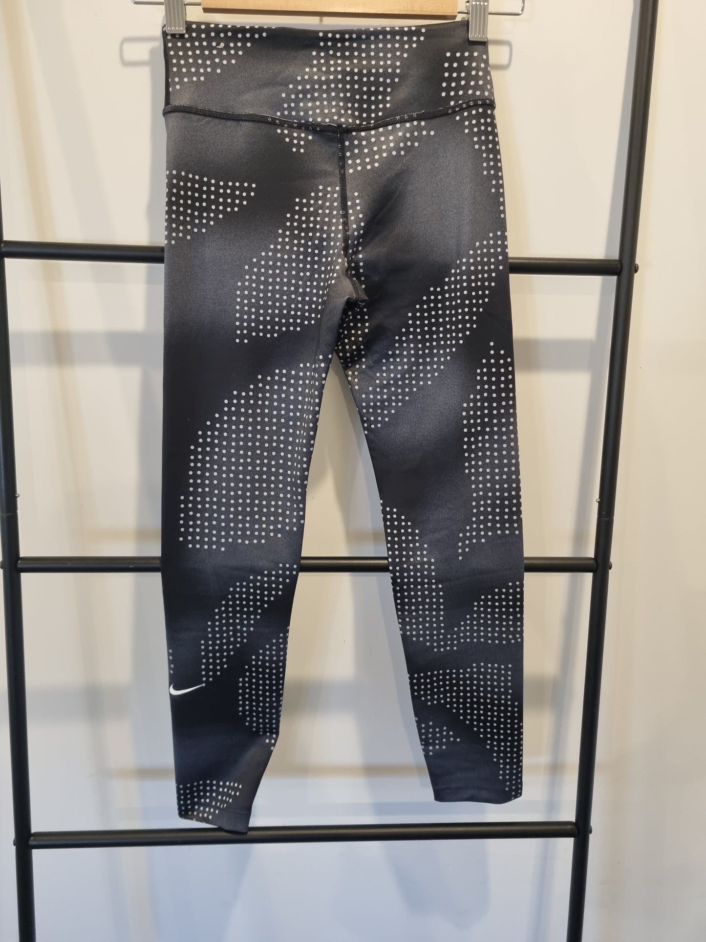 Nike DriFit Leggings - Youth M (10-12)