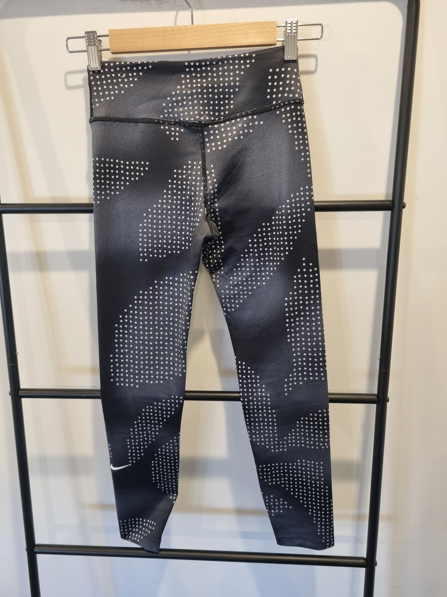 Nike DriFit Leggings - Youth M (10-12)