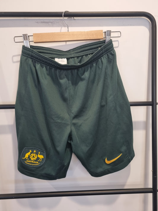 Nike DriFit Shorts - Youth L (12-13)
