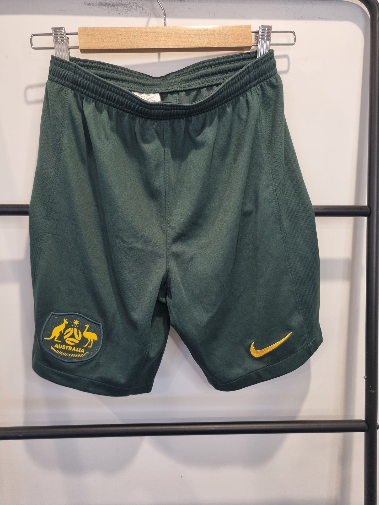 Nike DriFit Shorts - Youth L (12-13)