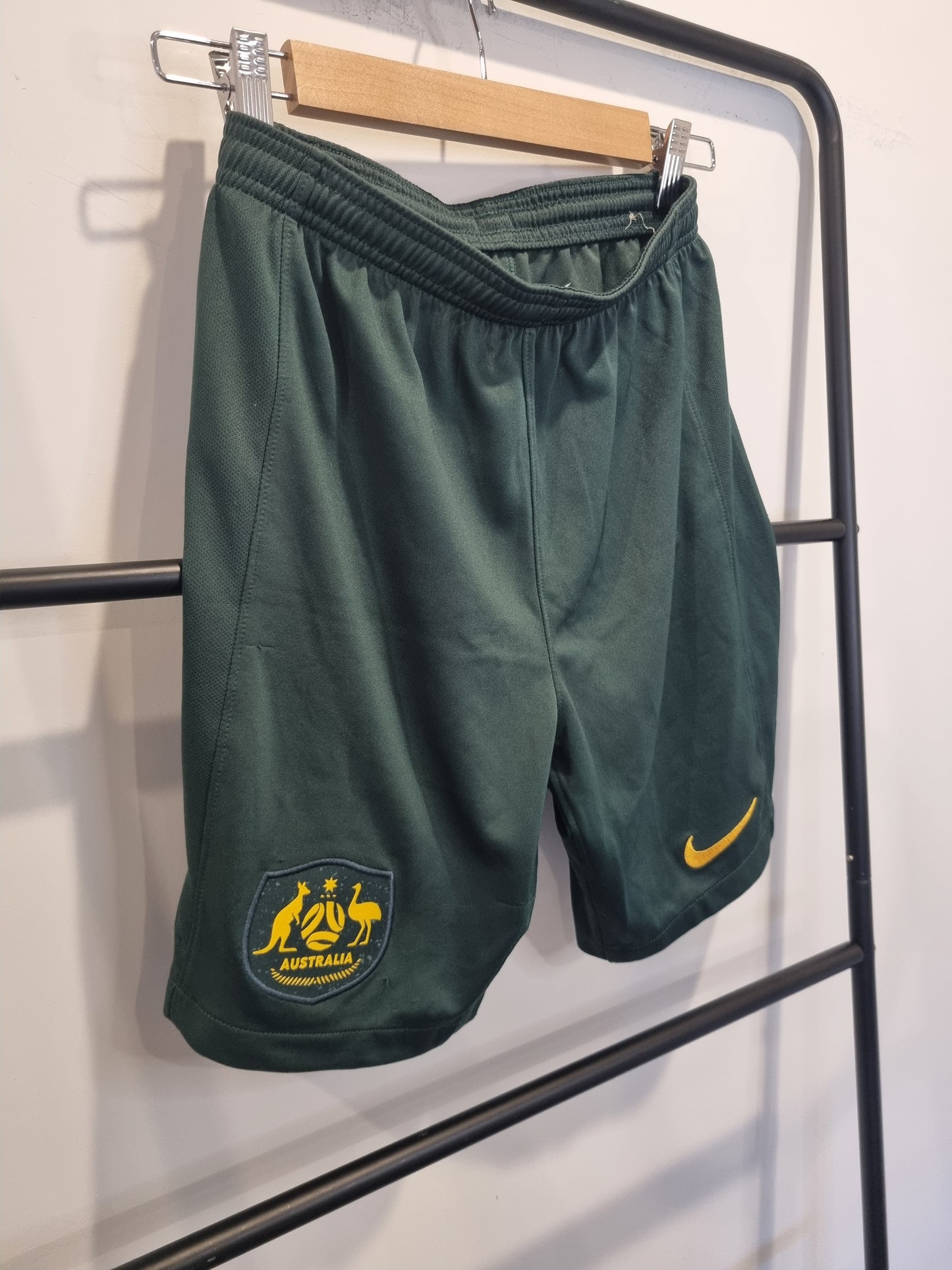 Nike DriFit Shorts - Youth L (12-13)