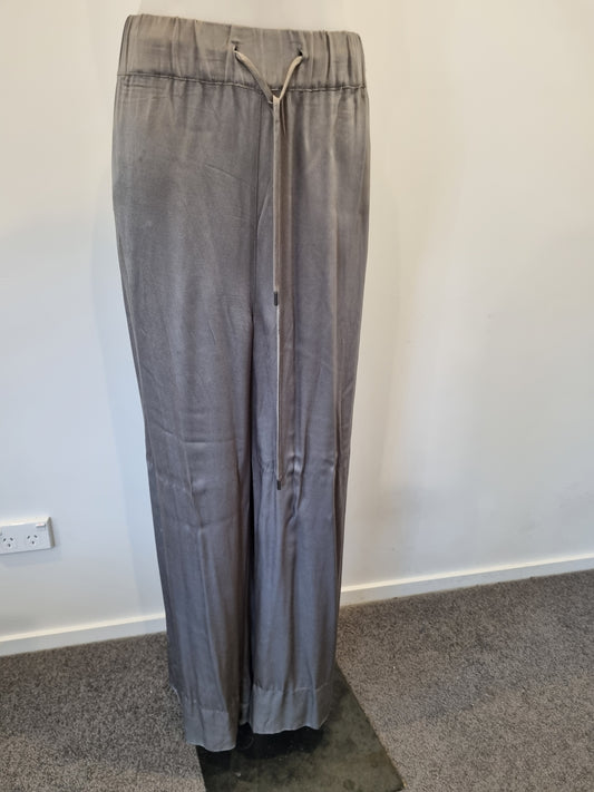 Max Wideleg Pants - Size 18
