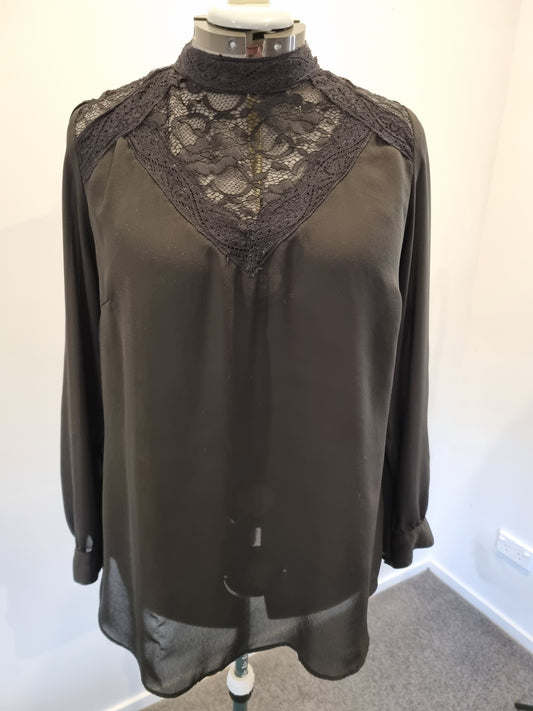City Chic Top - Size M (18)