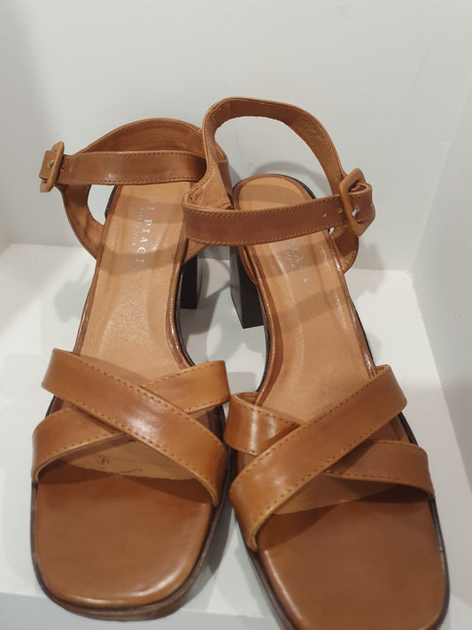 Mi Piaci Dark Tan Heels - Size 41