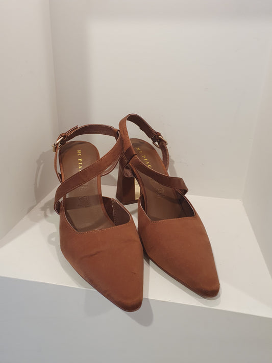 Mi Piaci Dark Tan Heels - Size 40
