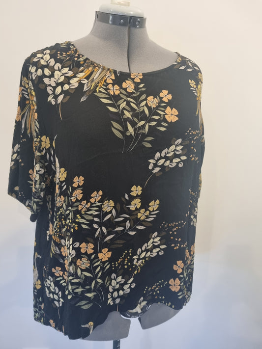 Whistle Petite Top - Size 18