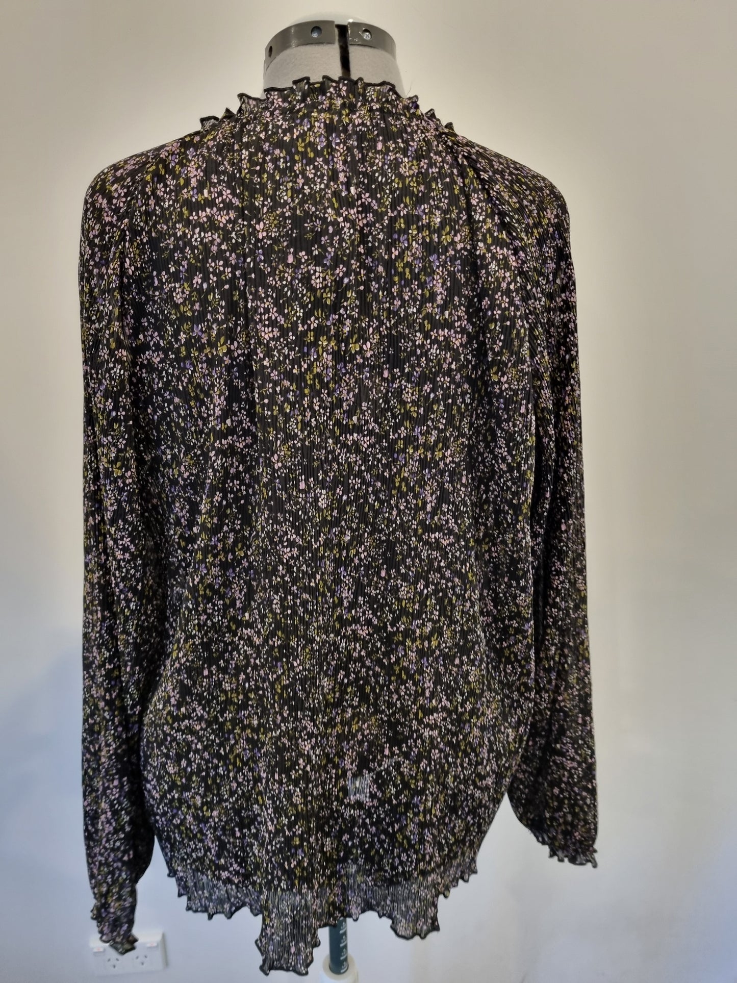 Gloss (by Shineon) Top - Size 18 (BNWT)