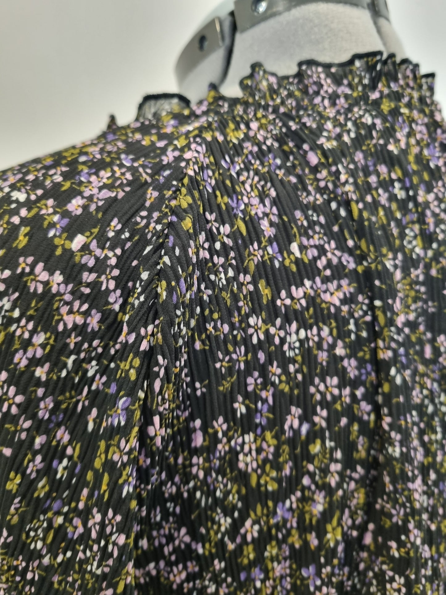 Gloss (by Shineon) Top - Size 18 (BNWT)