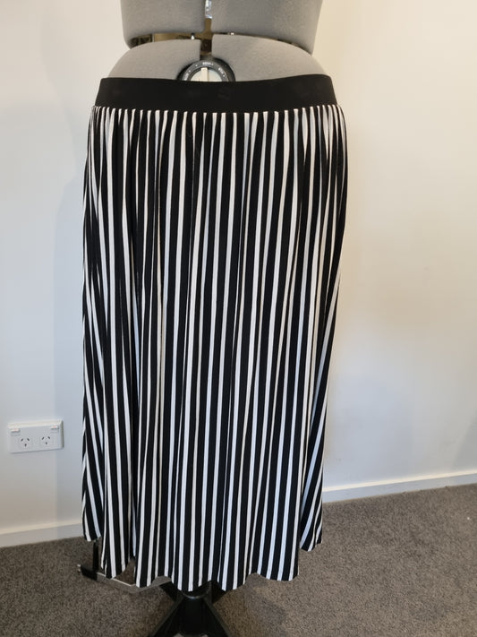 Alexia Skirt - Size 18