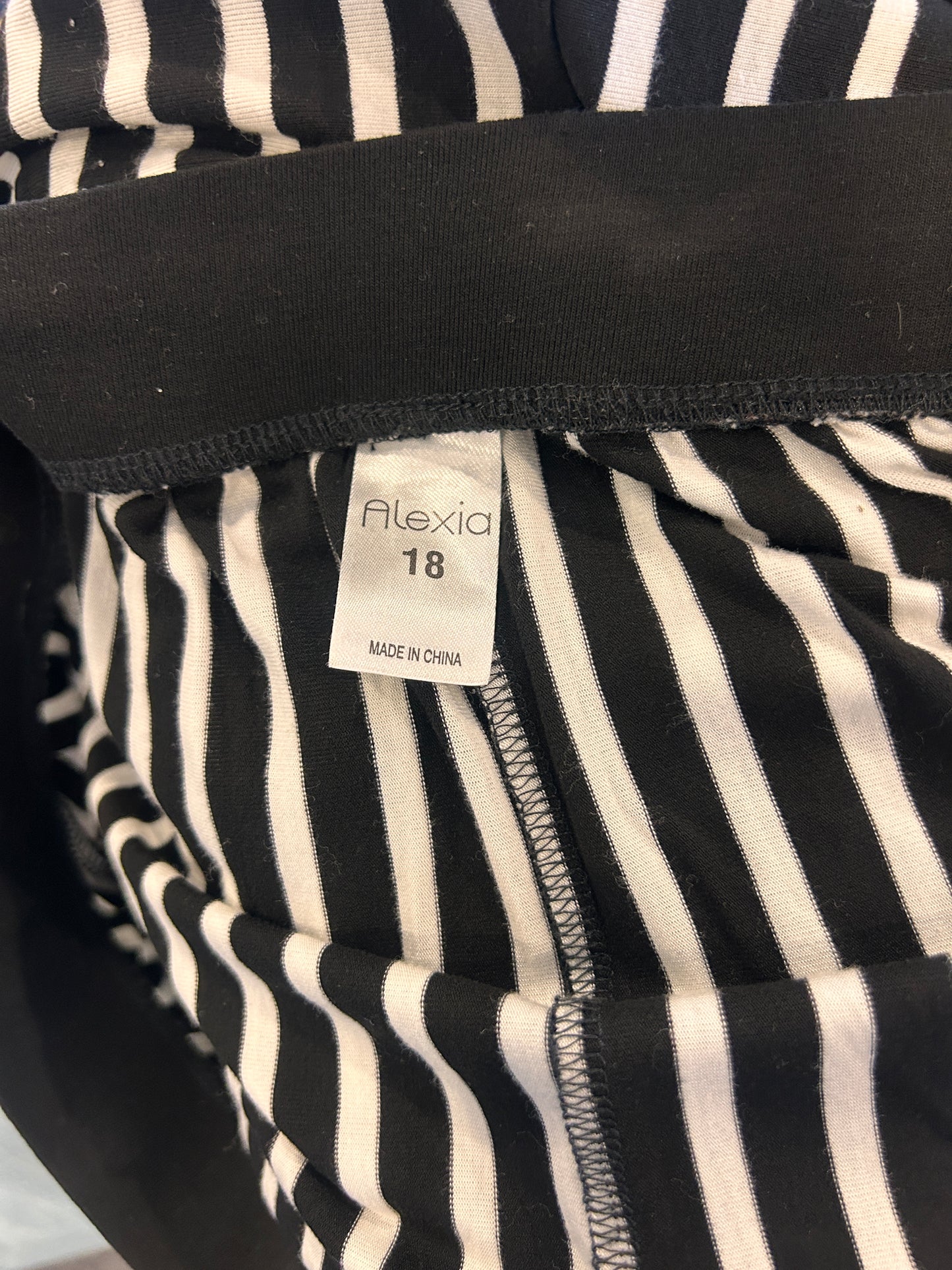 Alexia Skirt - Size 18
