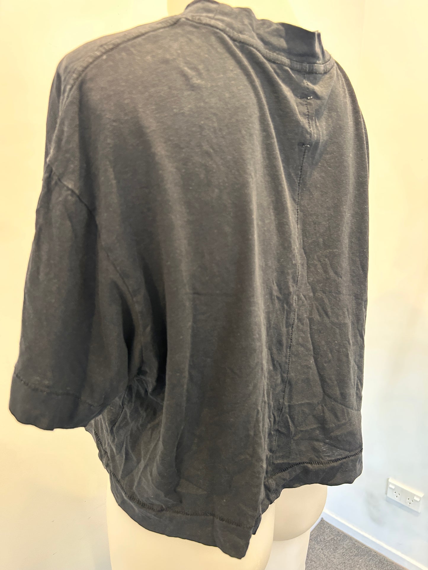 Commoners Cropped TShirt - Size 6