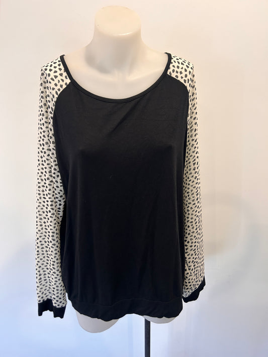 everyone's daughter top - Size L