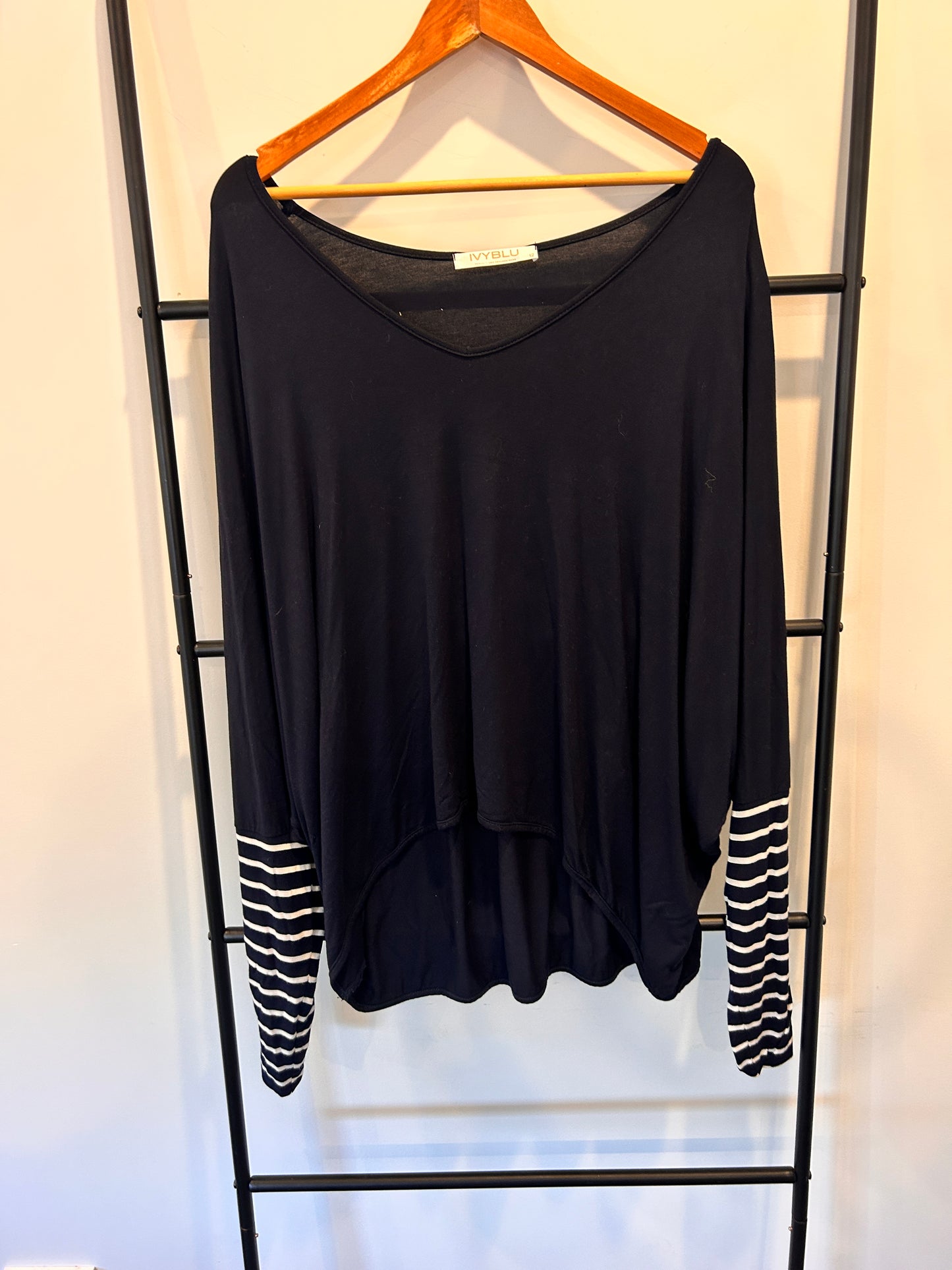 IvyBlu Top - Size 12