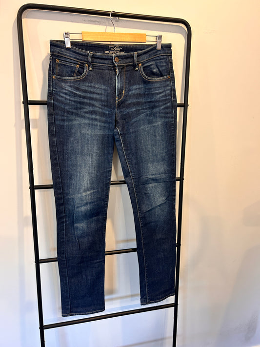 Levis jeans - Size 30 (12)