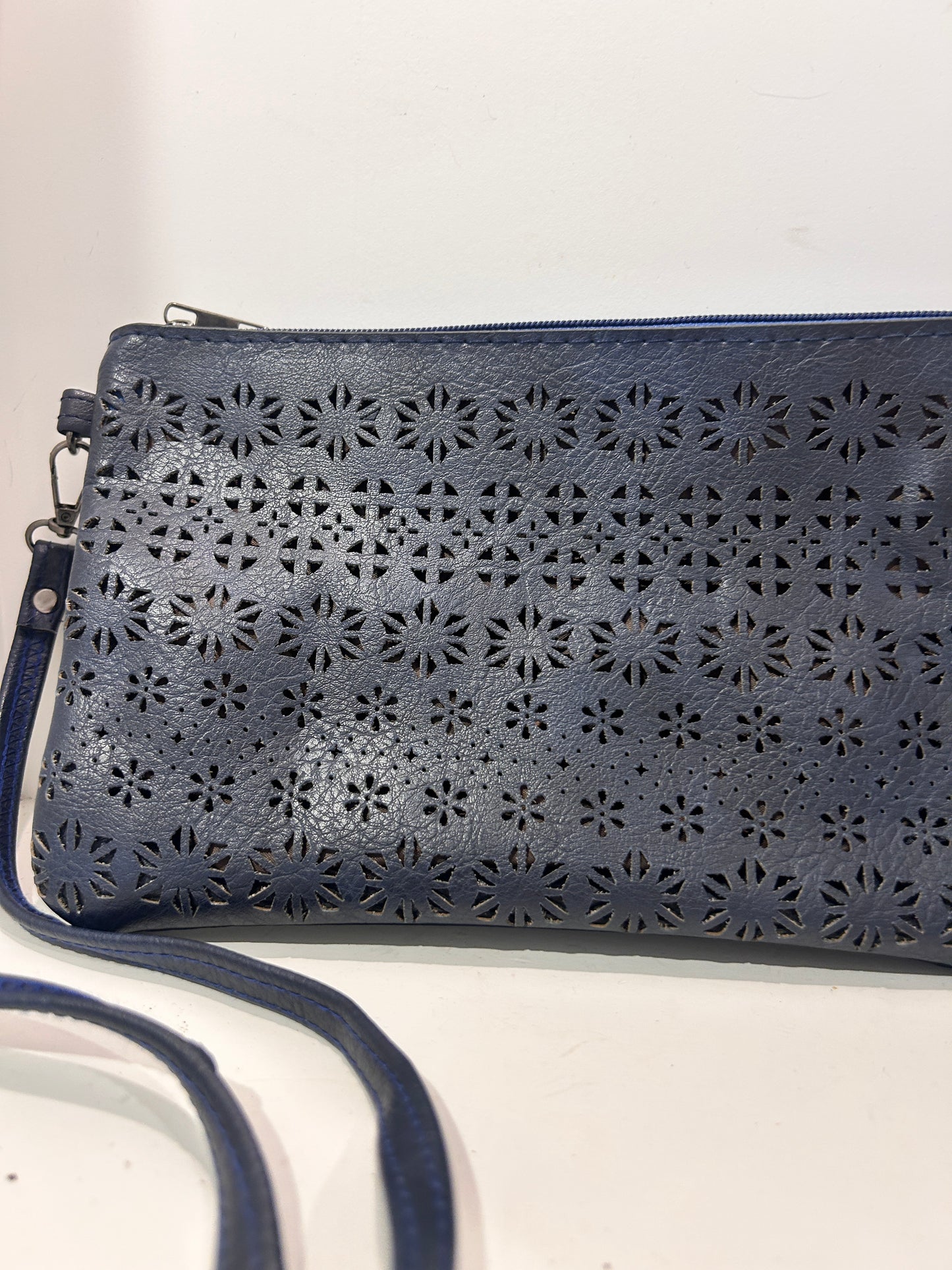 Brand Unknown Handbag - OS
