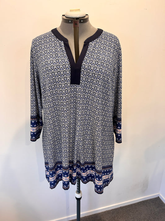 Sara Top - Size 22