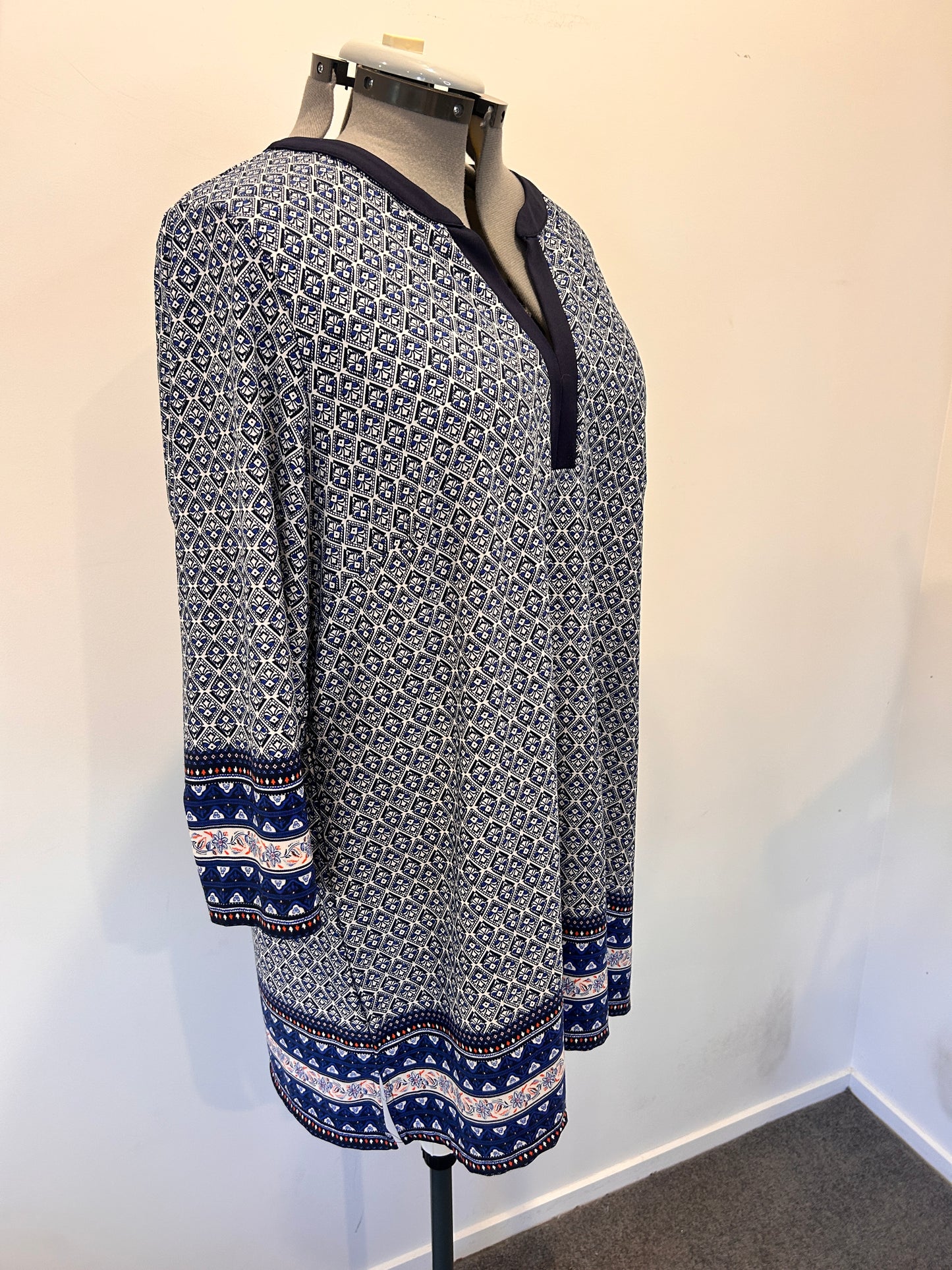 Sara Top - Size 22