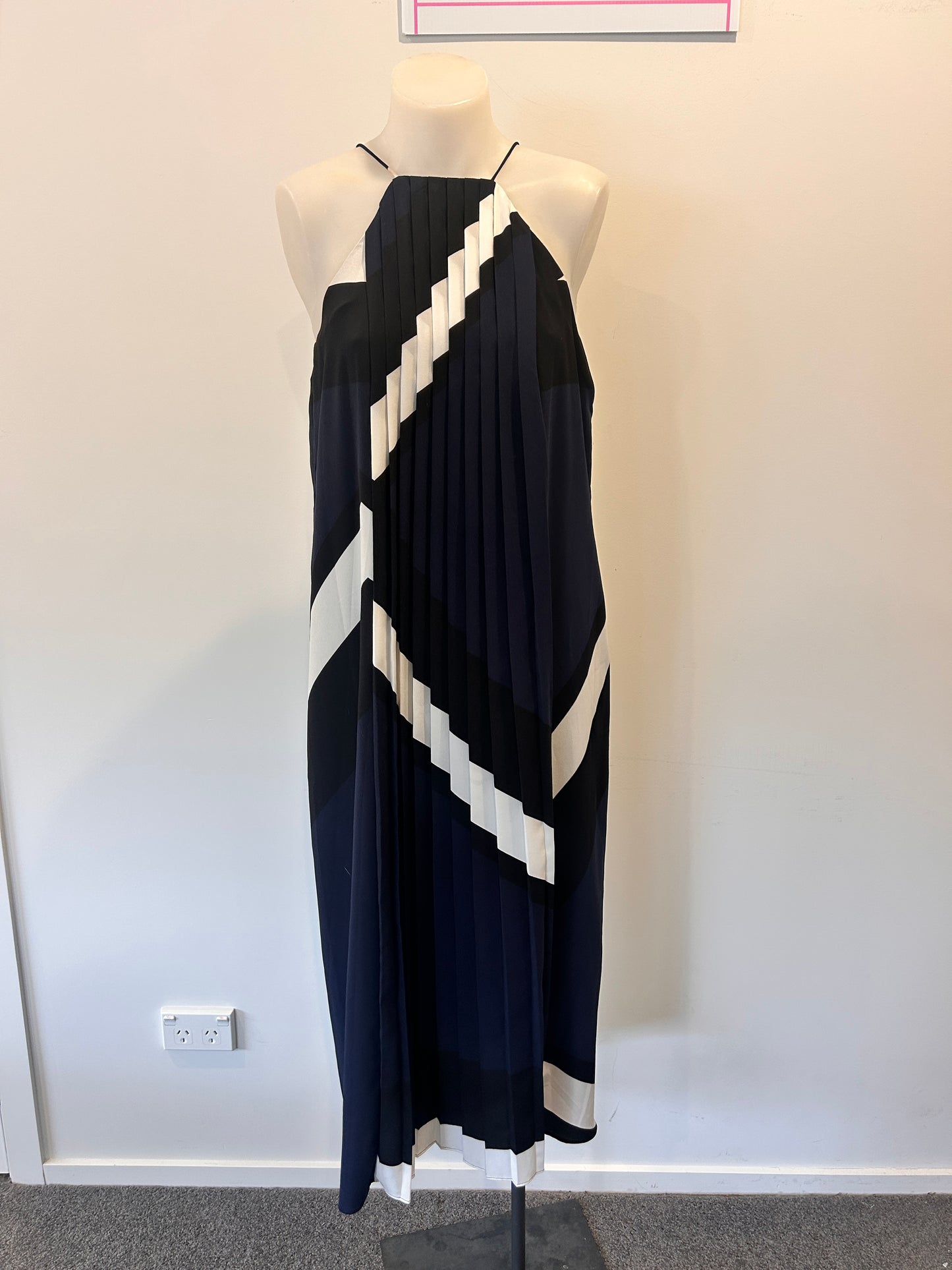 Country Road Pleat Dress - Size 8