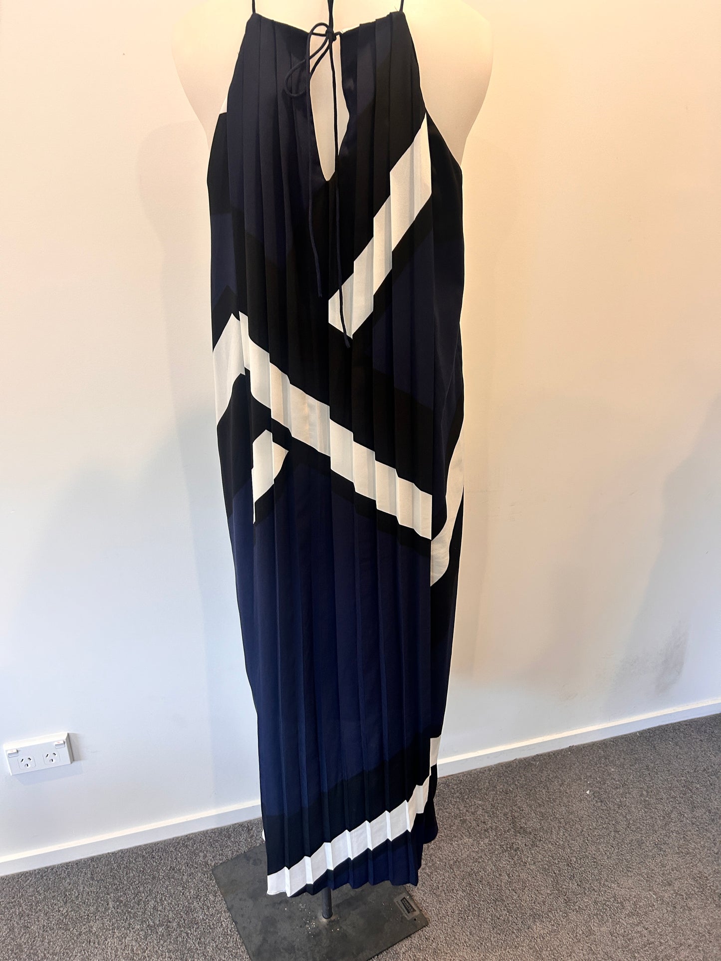 Country Road Pleat Dress - Size 8
