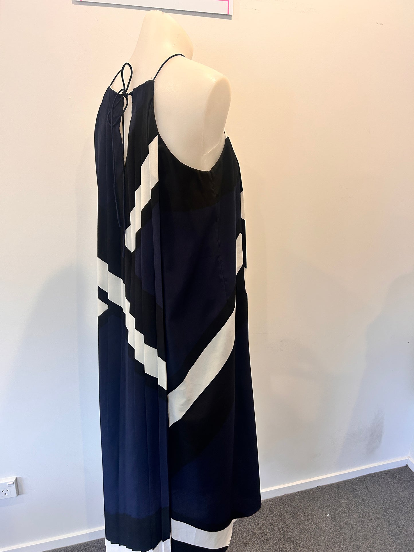 Country Road Pleat Dress - Size 8