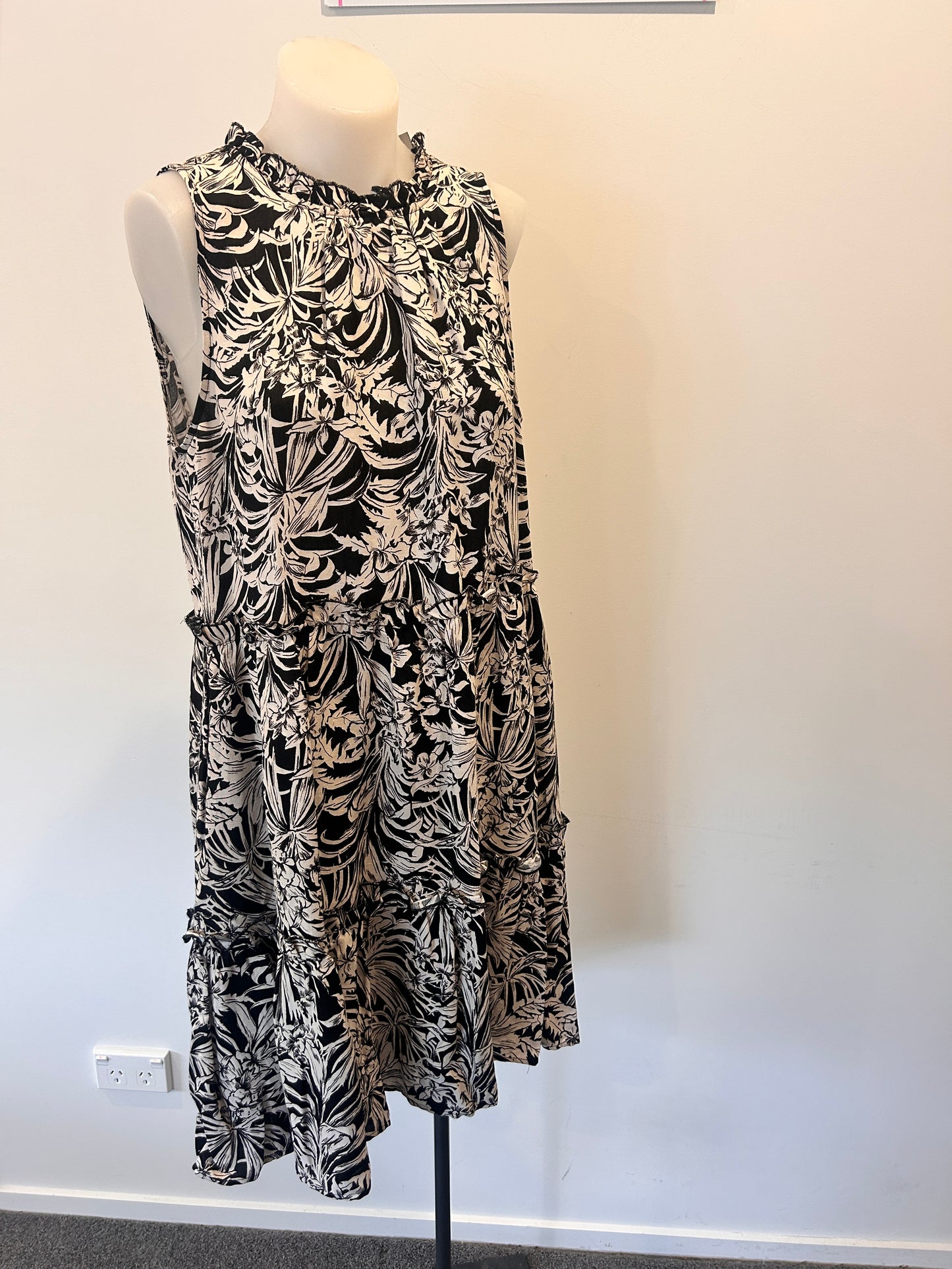 Decjuba Dress - Size M