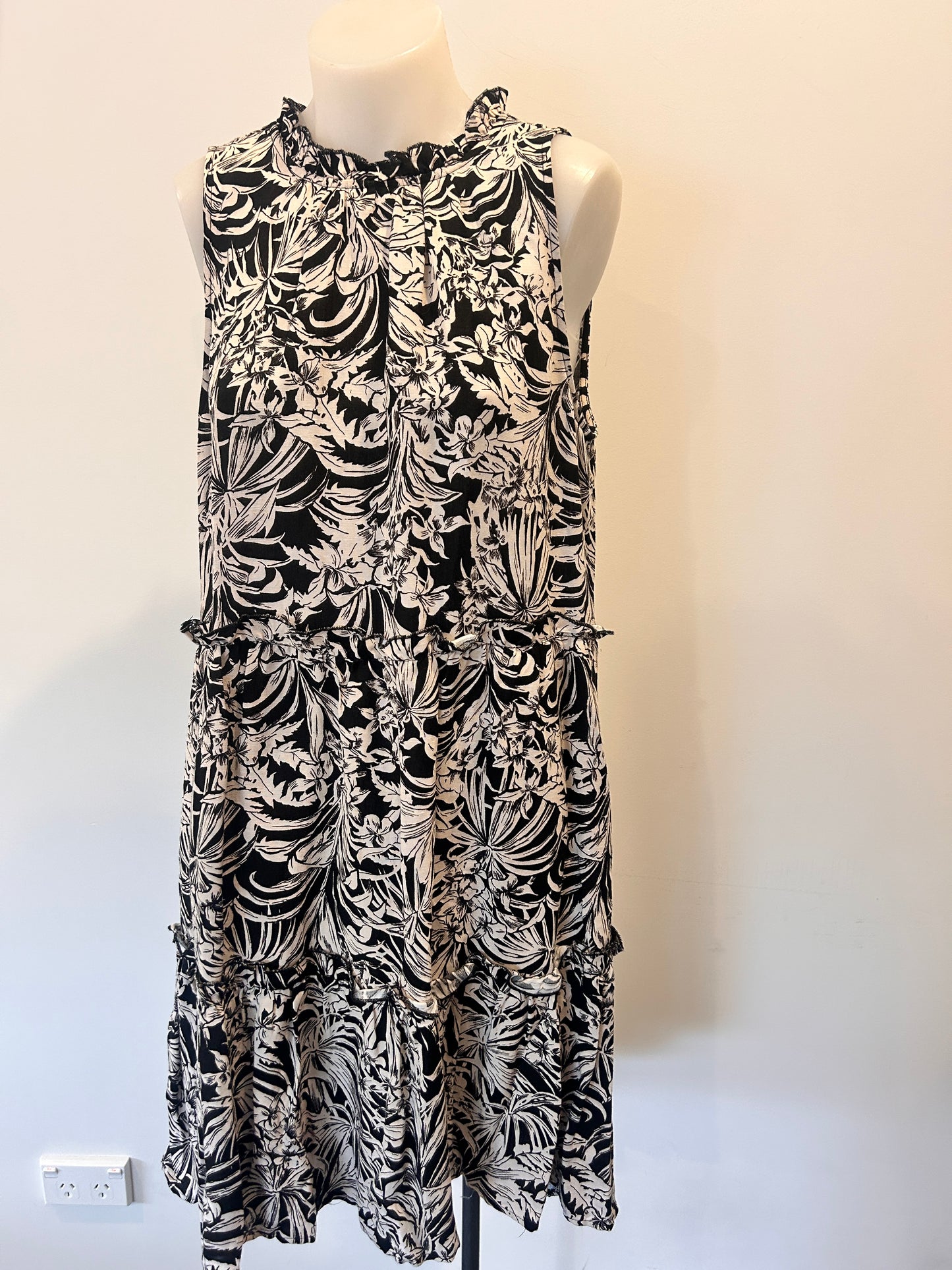 Decjuba Dress - Size M