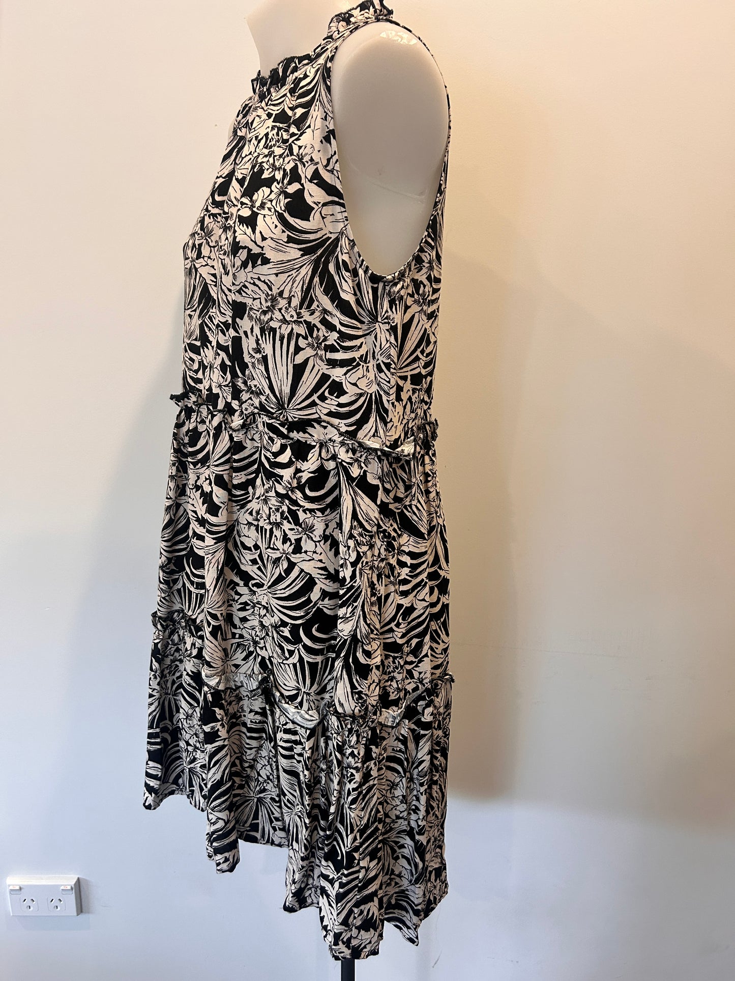 Decjuba Dress - Size M